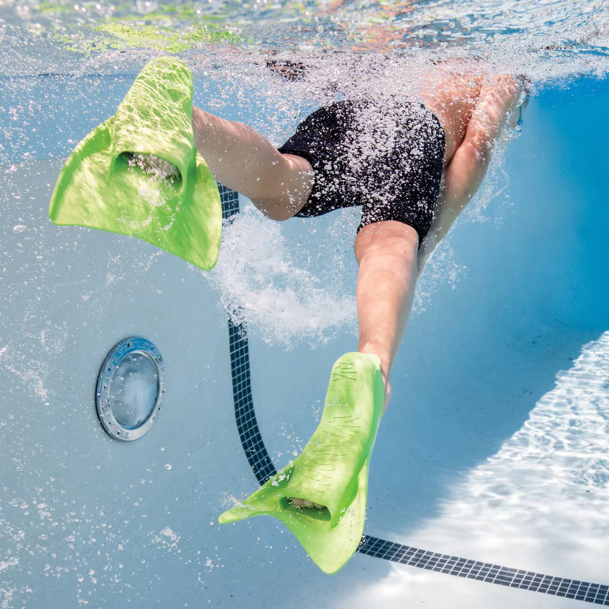 Finis Booster Short Blade Floating Fins - Image 5